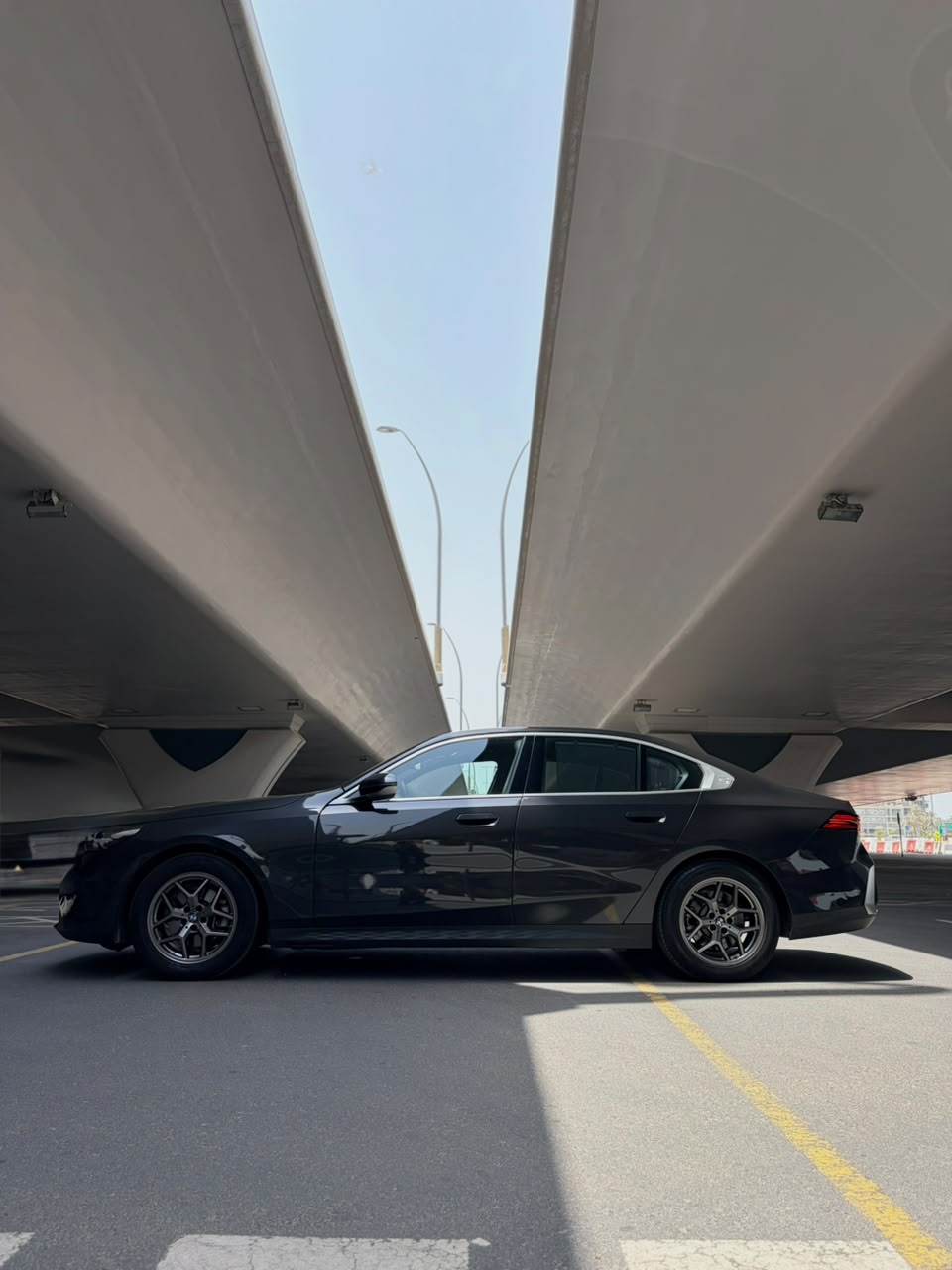 BMW 520i 2024 View 4