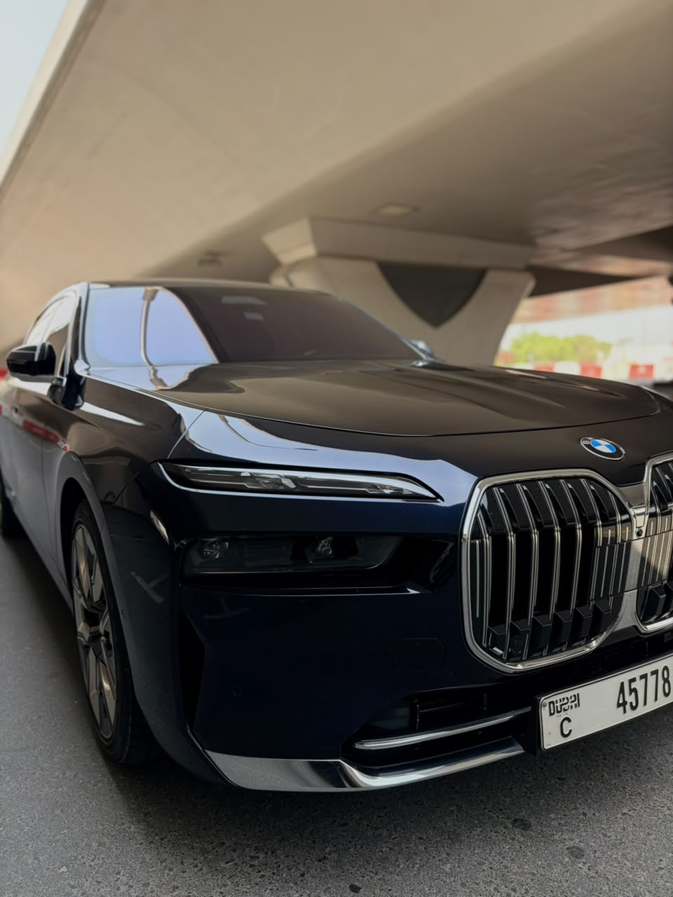 BMW 7 series View 9